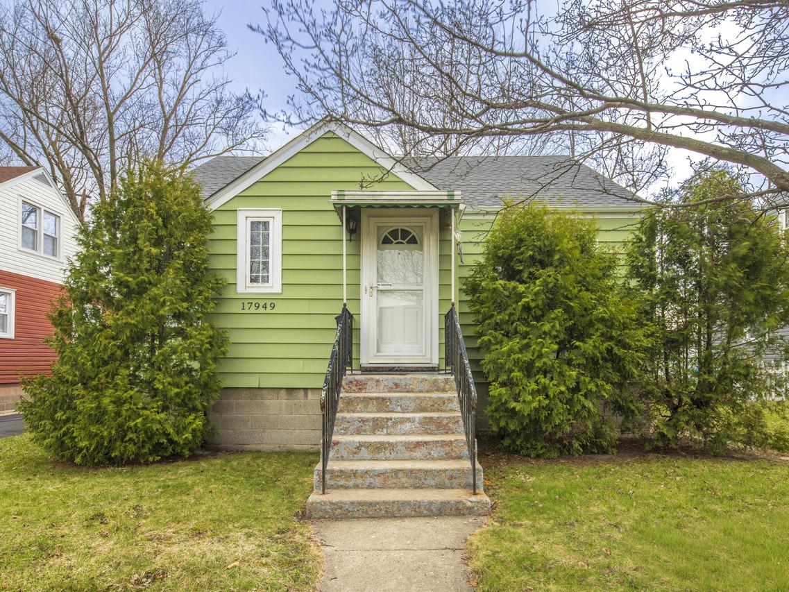 17949 Escanaba Ave., Lansing, IL 60438