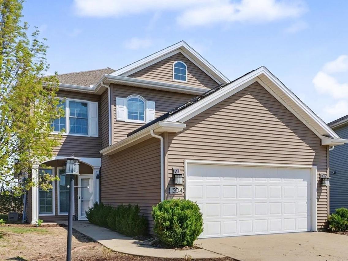 304 Luria Ln., Champaign, IL 61822