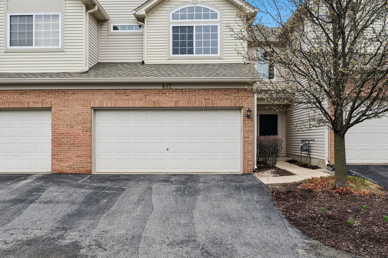 412 Jamestown Ct., Aurora, IL 60502