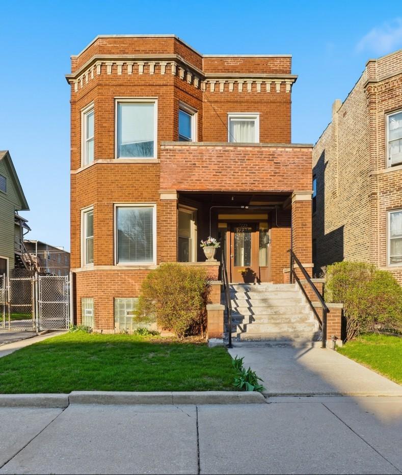 7223 S Coles Ave., Chicago, IL 60649