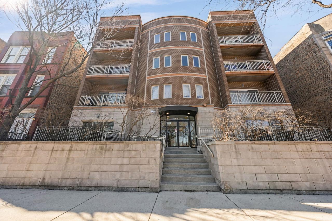 1928 N Kedzie Ave. #103, Chicago, IL 60647