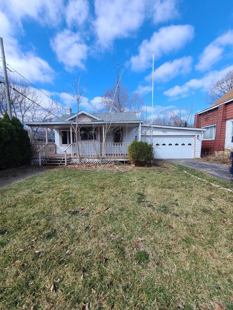 1834 Victoria Ave., North Chicago, IL 60064