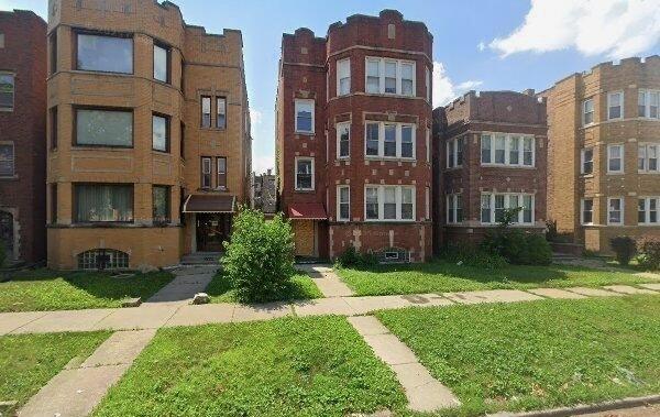 8220 S Eberhart Ave., Chicago, IL 60619