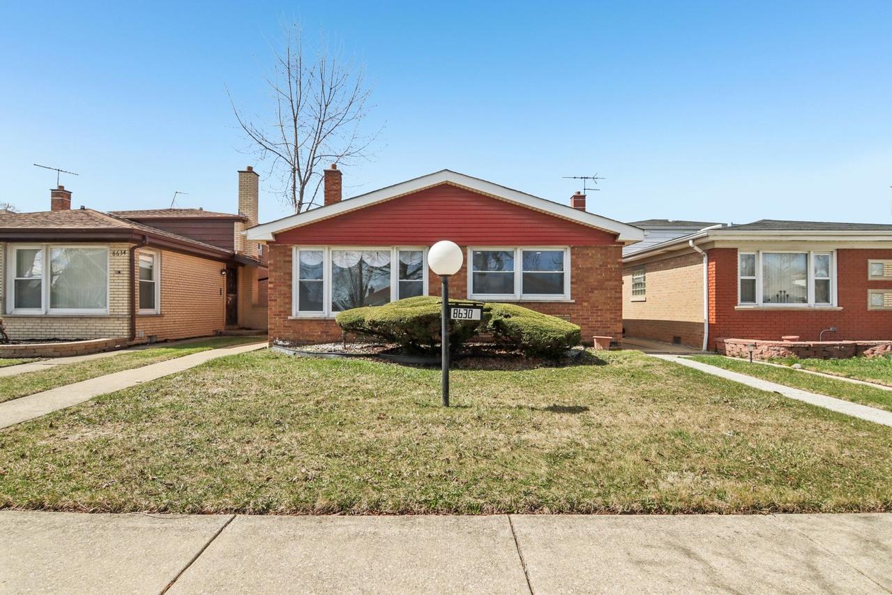 8630 S Michigan Ave., Chicago, IL 60619