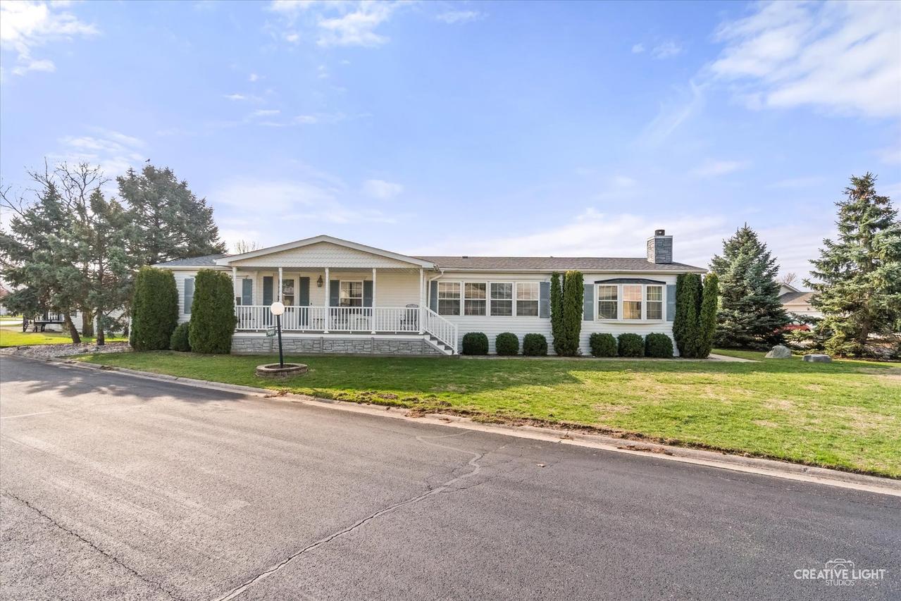 225 Meadowlark Ln., Sandwich, IL 60548