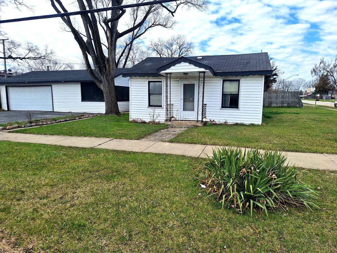 7434 S Nottingham Ave., Chicago, IL 60638