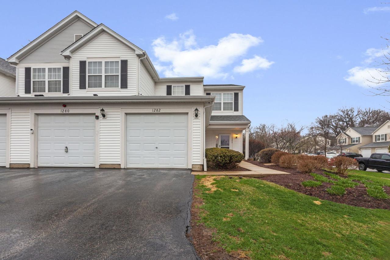 1280 Brookdale Dr., Carpentersville, IL 60110