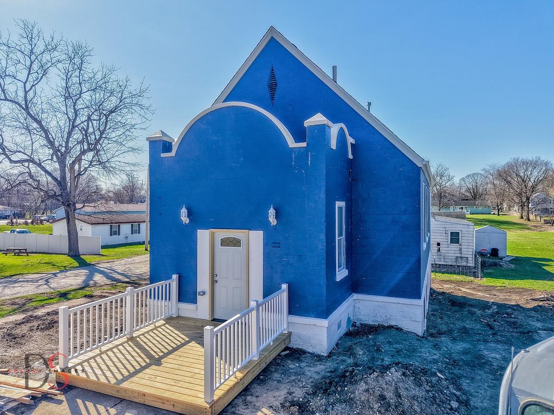 130 W Scott St., Seneca, IL 61360