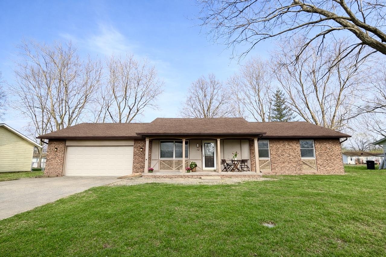 112 Donoho Dr., Salem, IL 62881