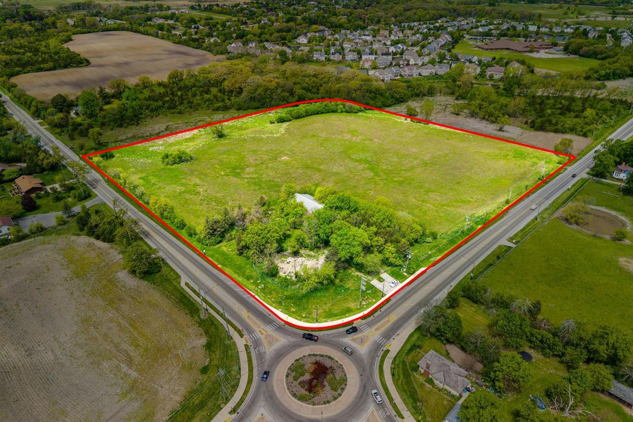 406 Monaville Rd., Lake Villa, IL 60046