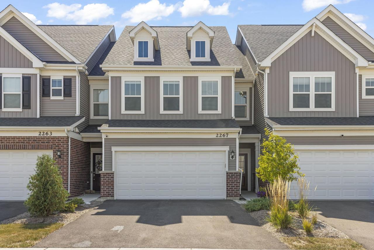 2267 Ryegrass Ln., Bolingbrook, IL 60490
