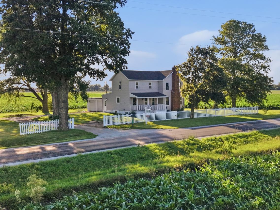 10120 N 1000 East Rd., Manteno, IL 60950