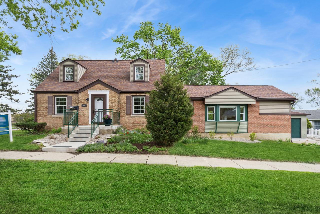 1118 Manchester Rd., Wheaton, IL 60187