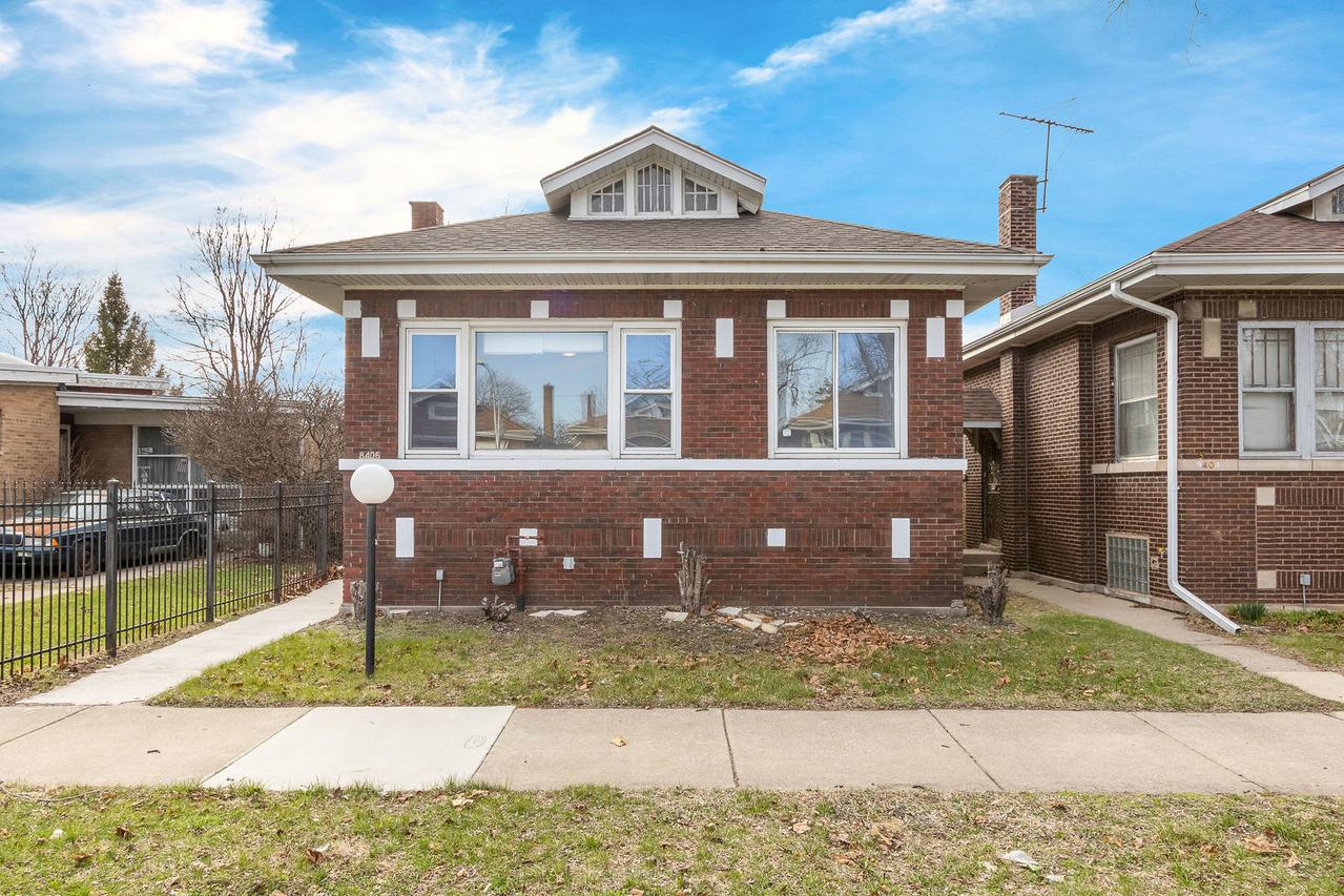 8406 S Oglesby Ave., Chicago, IL 60617