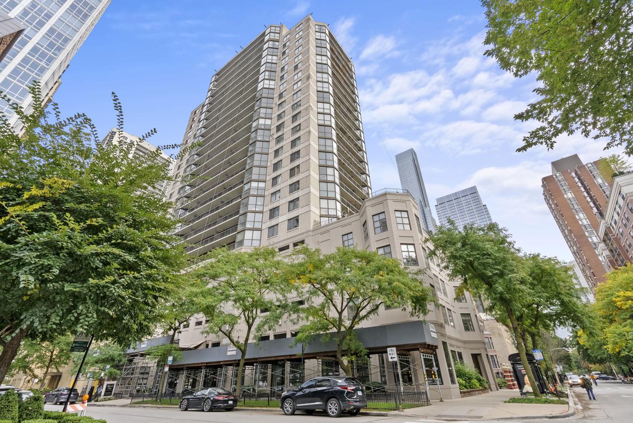 33 W Delaware Pl. #17H, Chicago, IL 60610
