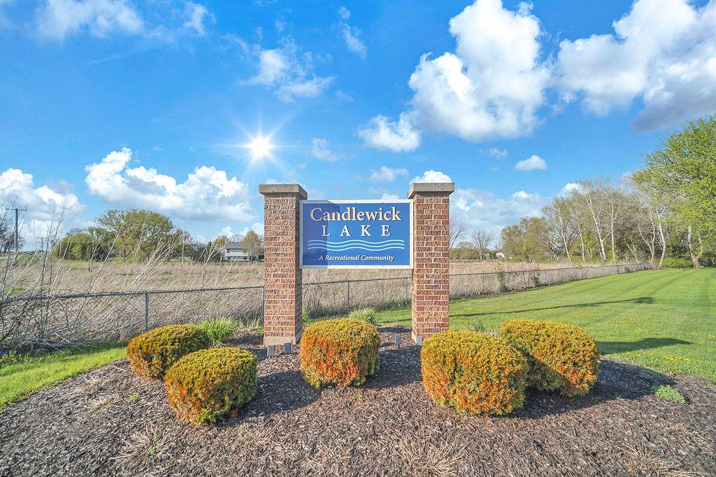 2000 Candlewick Dr., Poplar Grove, IL 61065