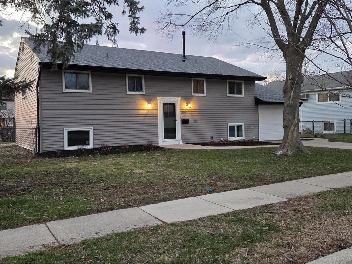 1390 Glen Hill Dr., Glendale Heights, IL 60139