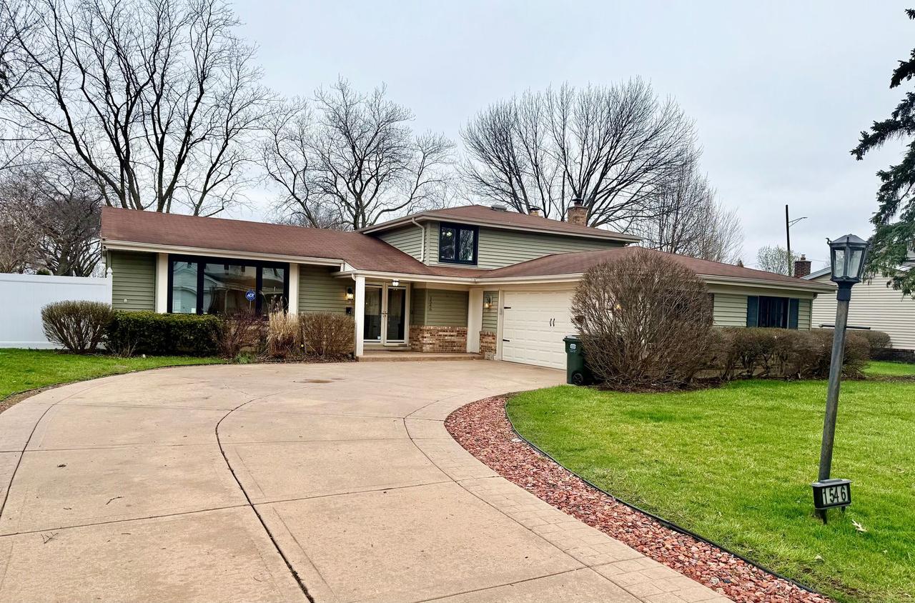 1546 E Lake Louise Dr., Palatine, IL 60074