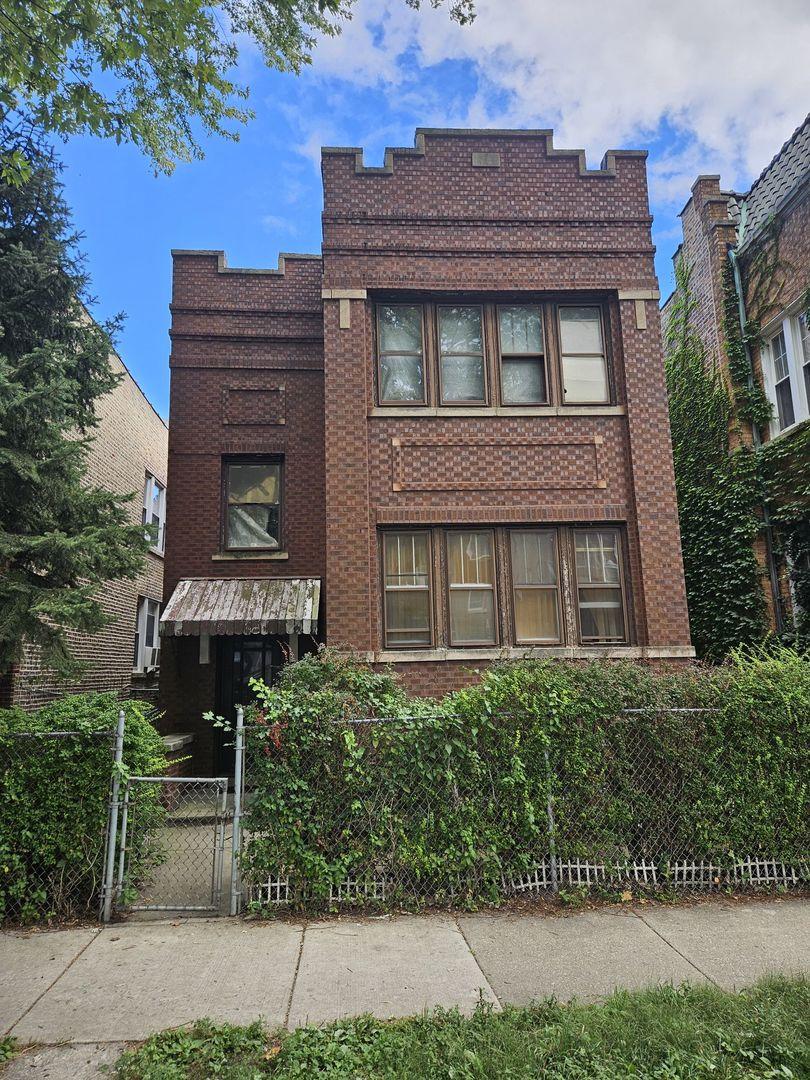 4915 N Troy St., Chicago, IL 60625