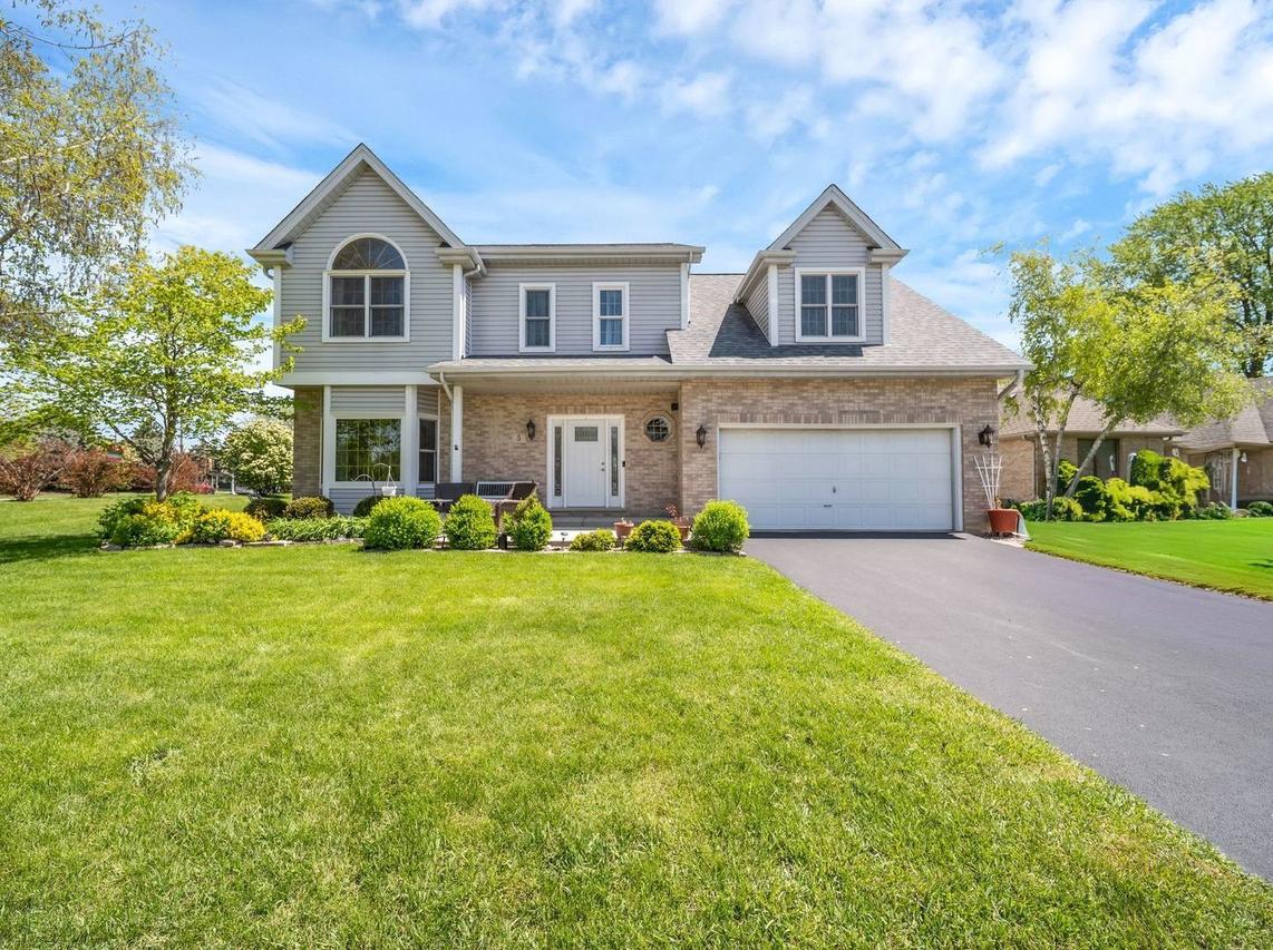 5 Deeke Ct., Roselle, IL 60172