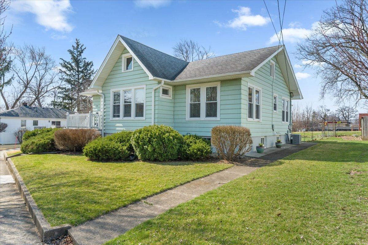 140 S Oriole Tr., Crystal Lake, IL 60014