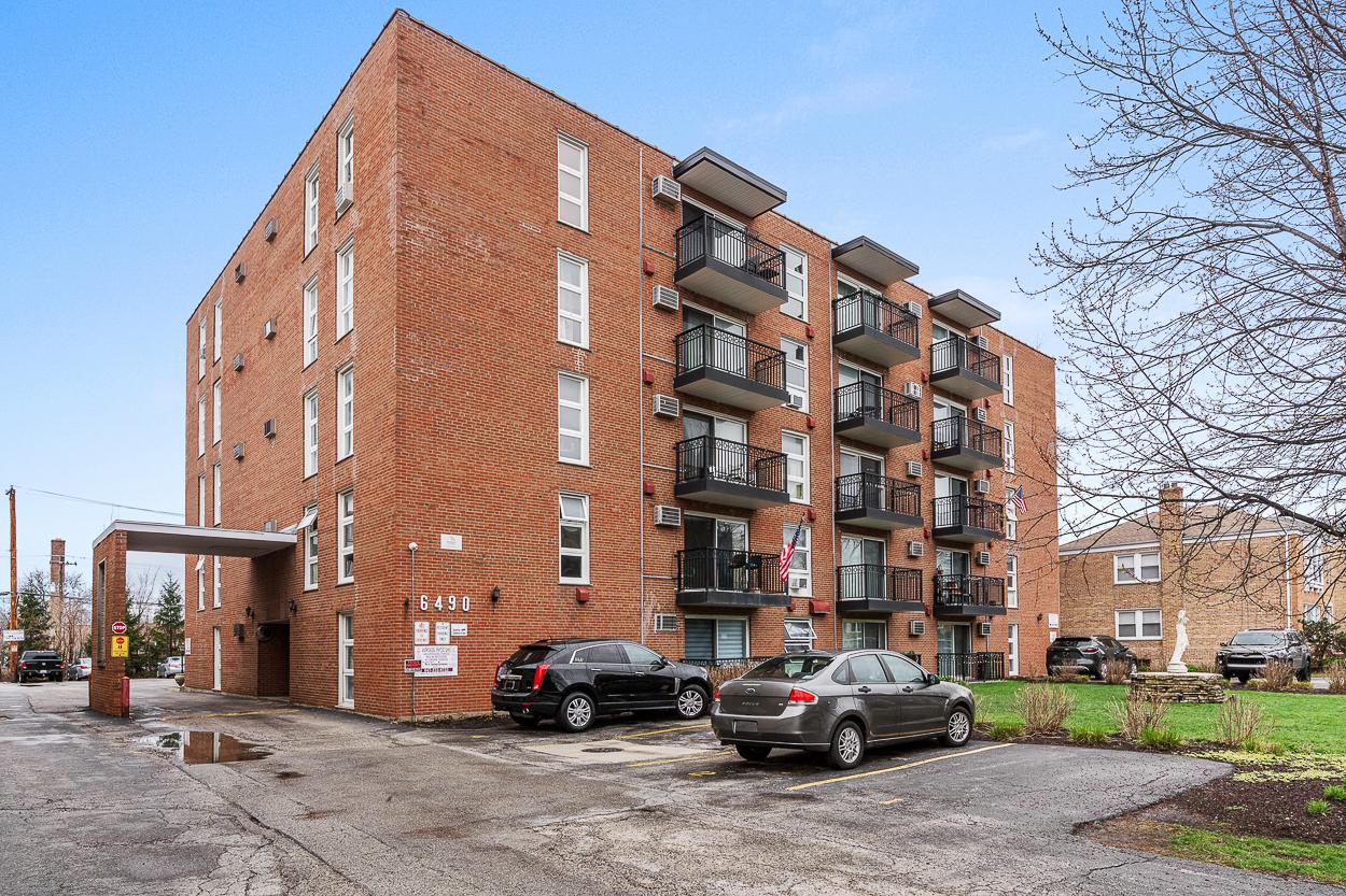 6490 N Northwest Hwy. #5F, Chicago, IL 60631