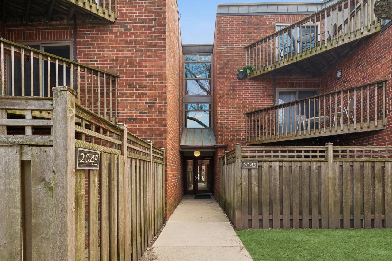 2045 N Larrabee St. #7106, Chicago, IL 60614