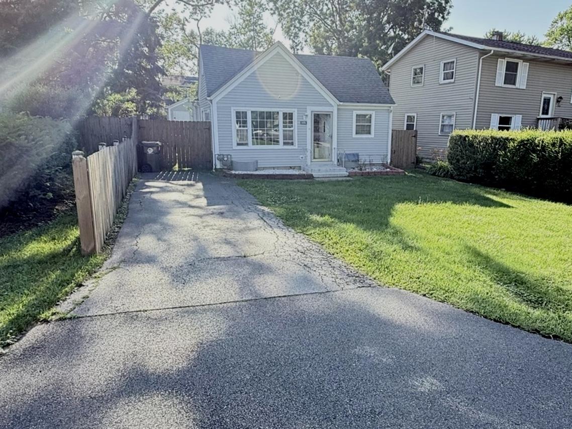 1606 Turnbull Dr., Round Lake Beach, IL 60073