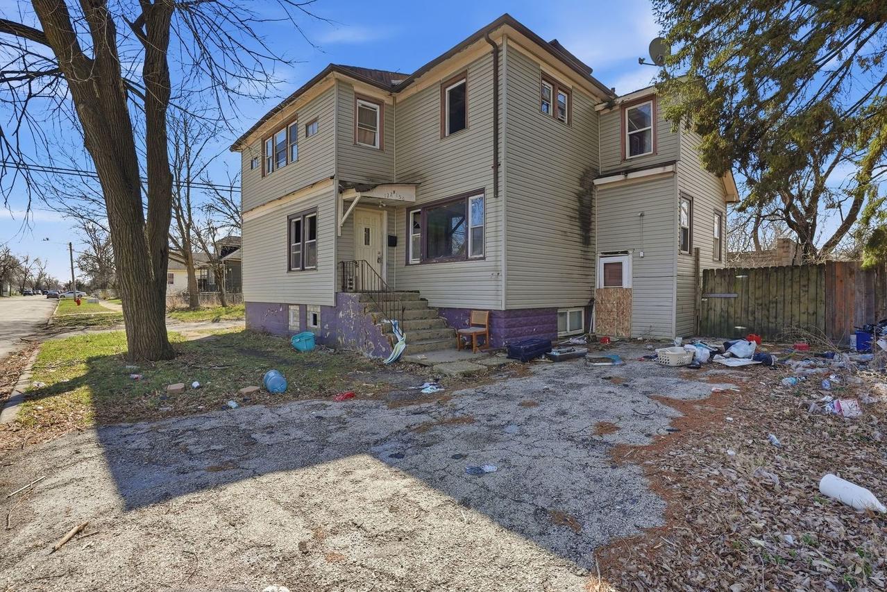 122 W 150th St., Harvey, IL 60426