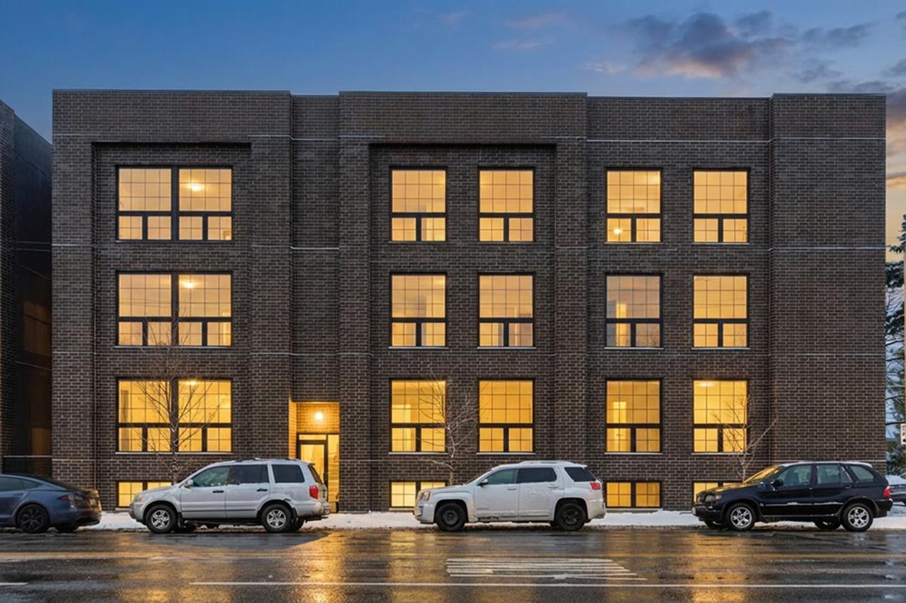 5830 N Lincoln Ave. #2E, Chicago, IL 60659