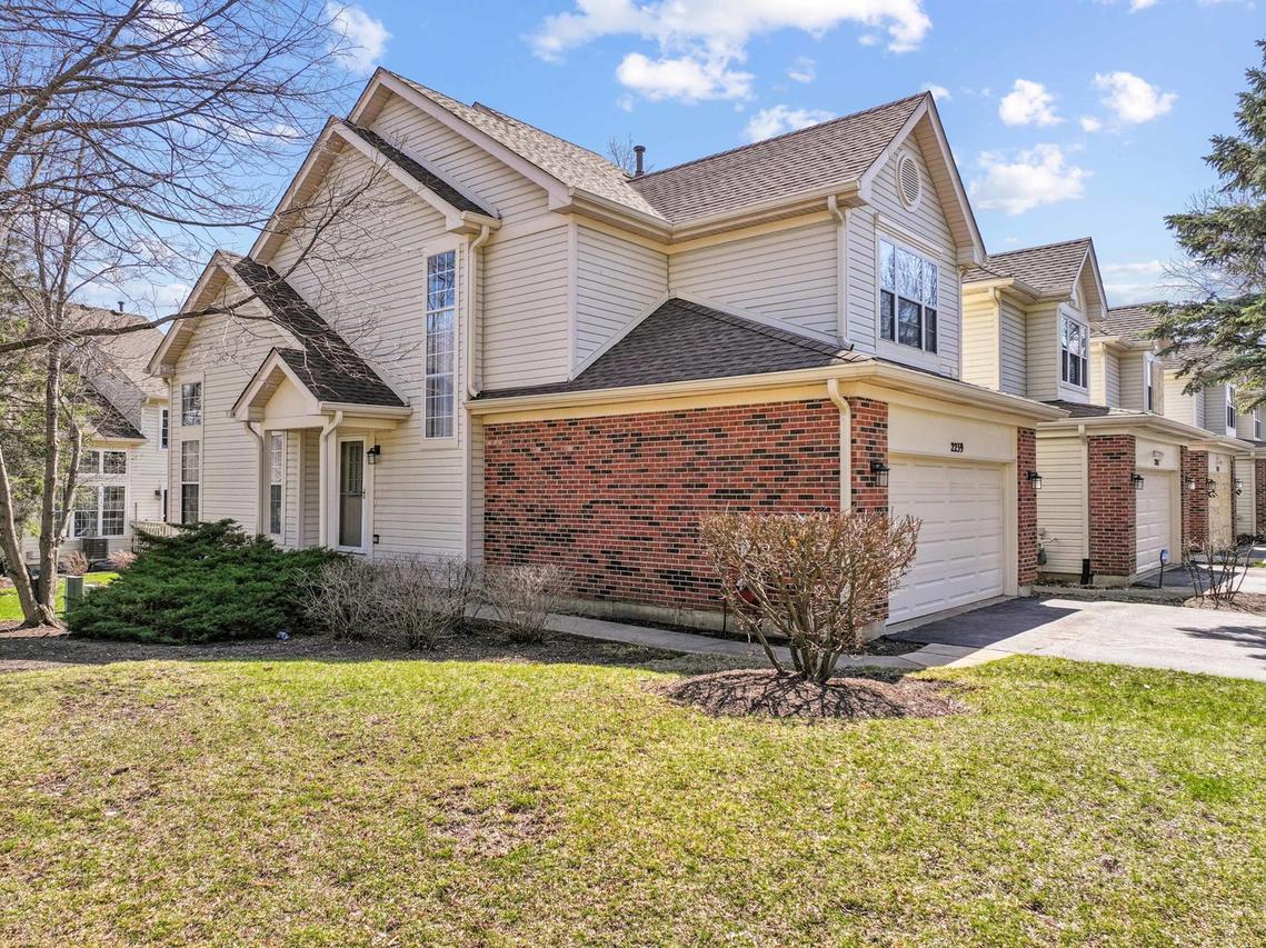 2239 Seaver Ln., Hoffman Estates, IL 60169