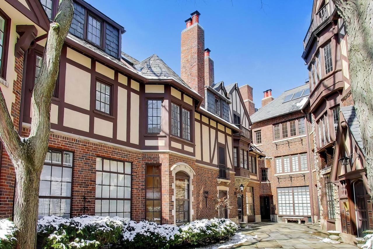 555 Hill Ter. #307, Winnetka, IL 60093