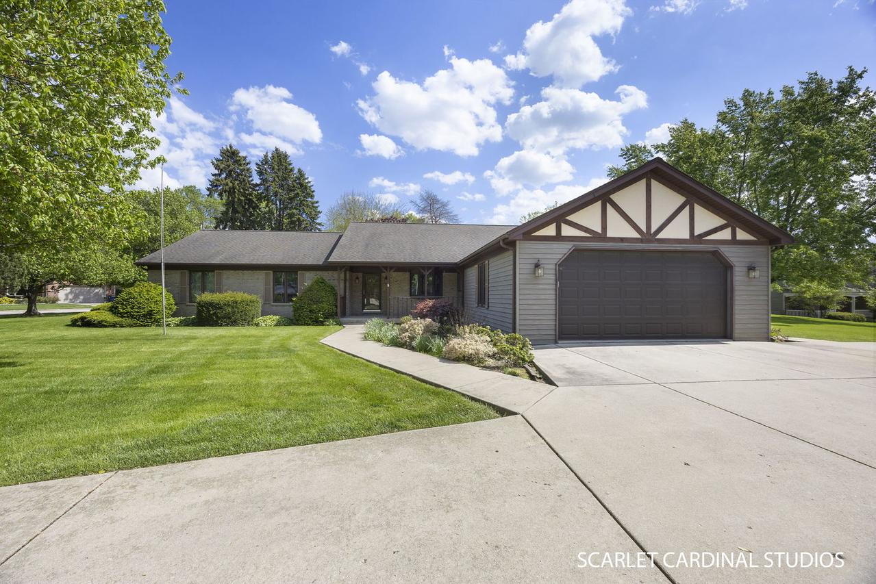 5S440 Beau Bien Blvd., Naperville, IL 60540