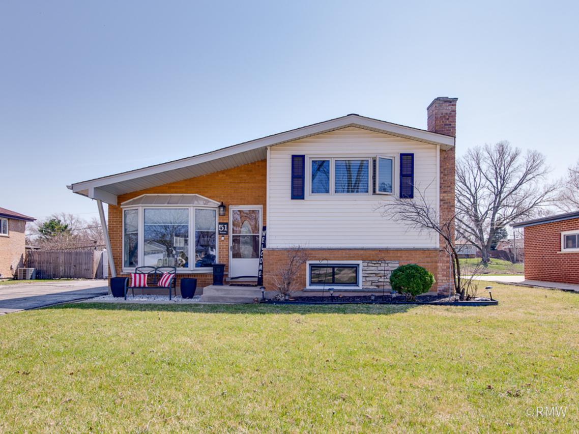 51 W Rozanne Dr., Addison, IL 60101