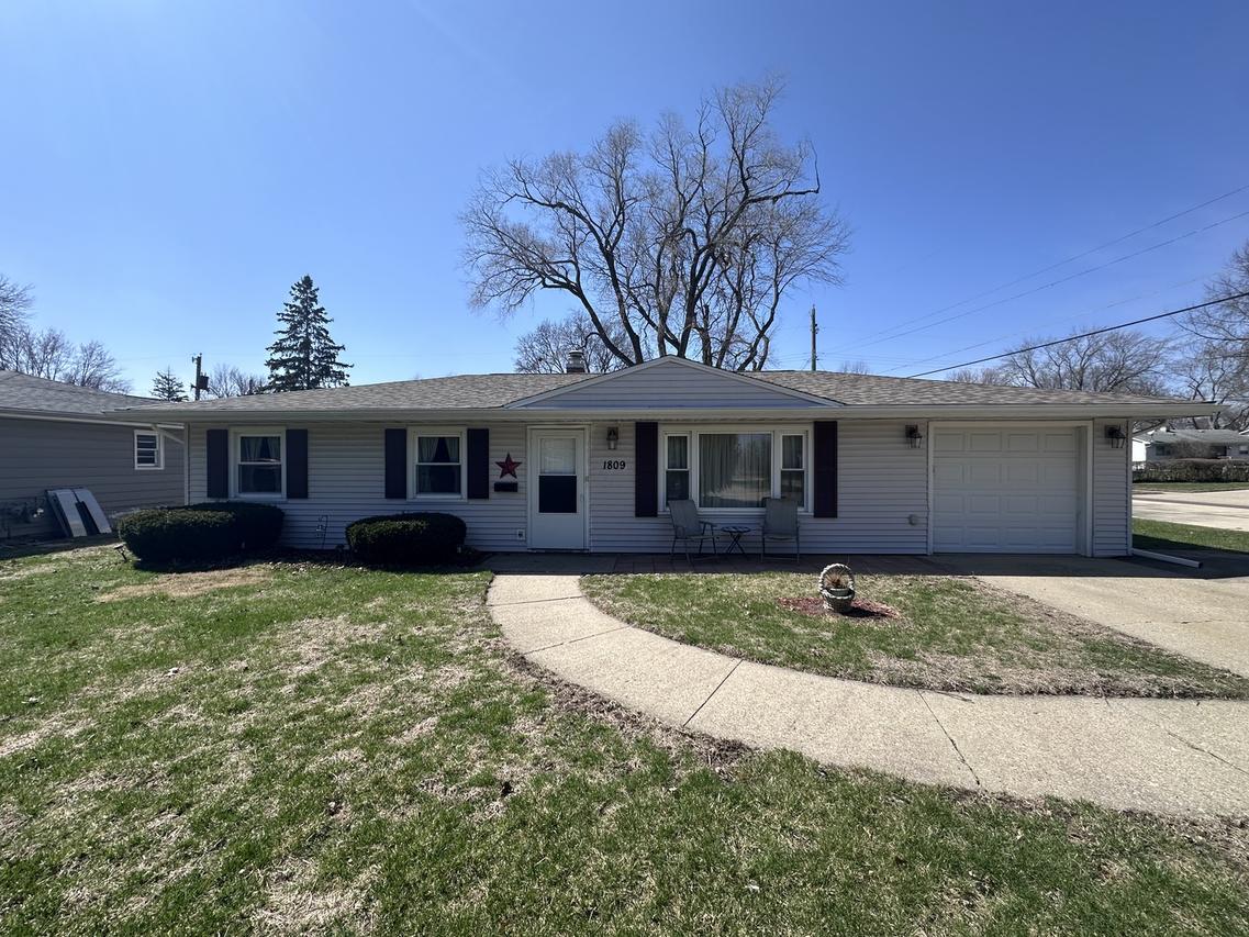 1809 22nd Ave., Sterling, IL 61081