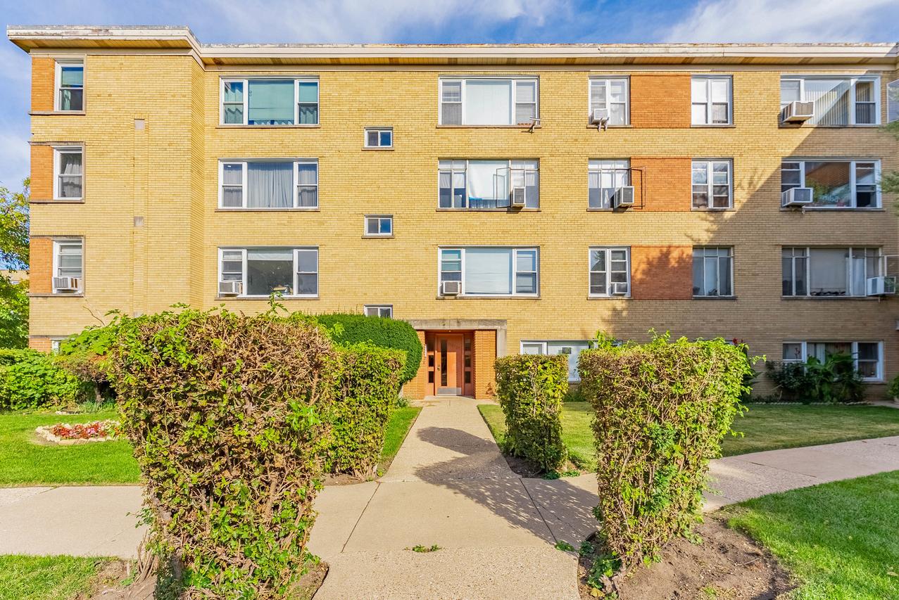 6035 N Damen Ave. #109, Chicago, IL 60659