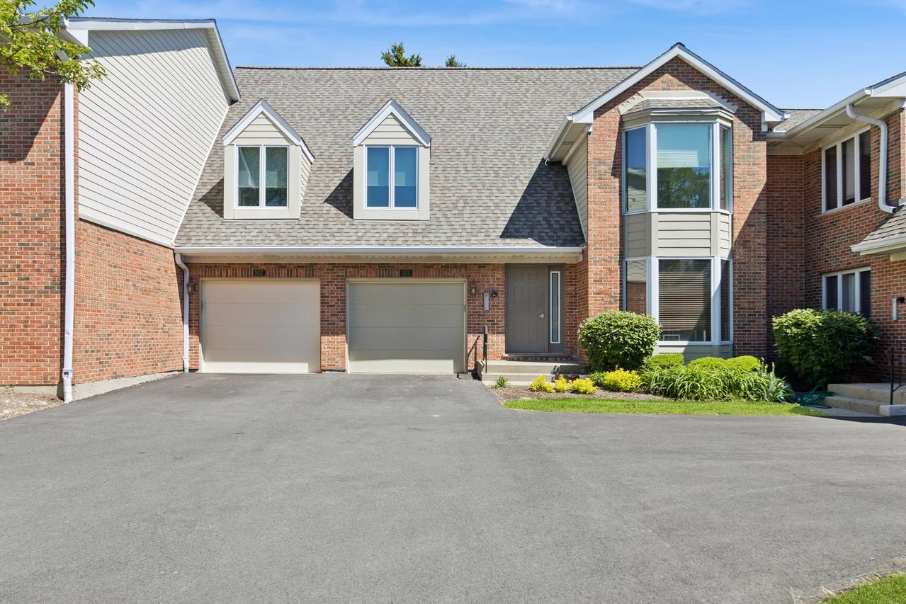 1659 N Belmont Ct., Arlington Heights, IL 60004