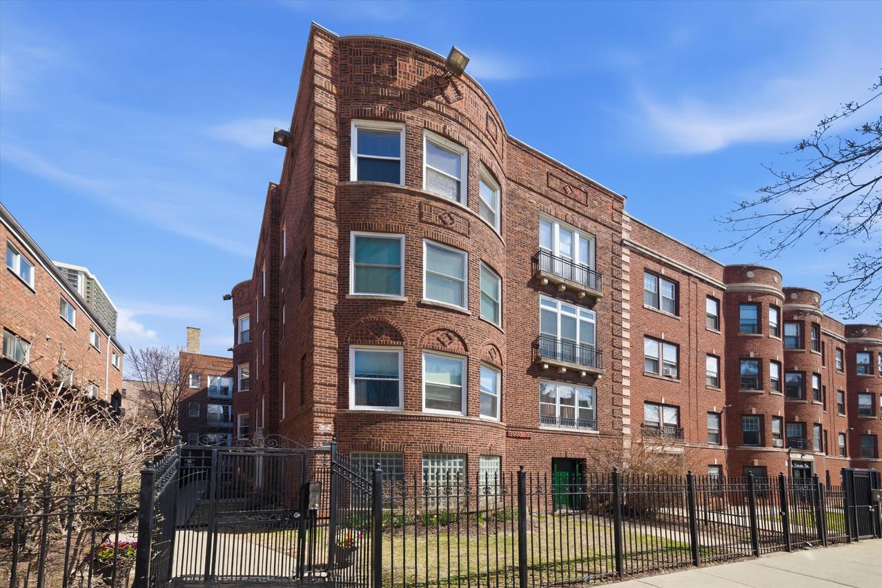 5953 N Winthrop Ave. #1E, Chicago, IL 60660