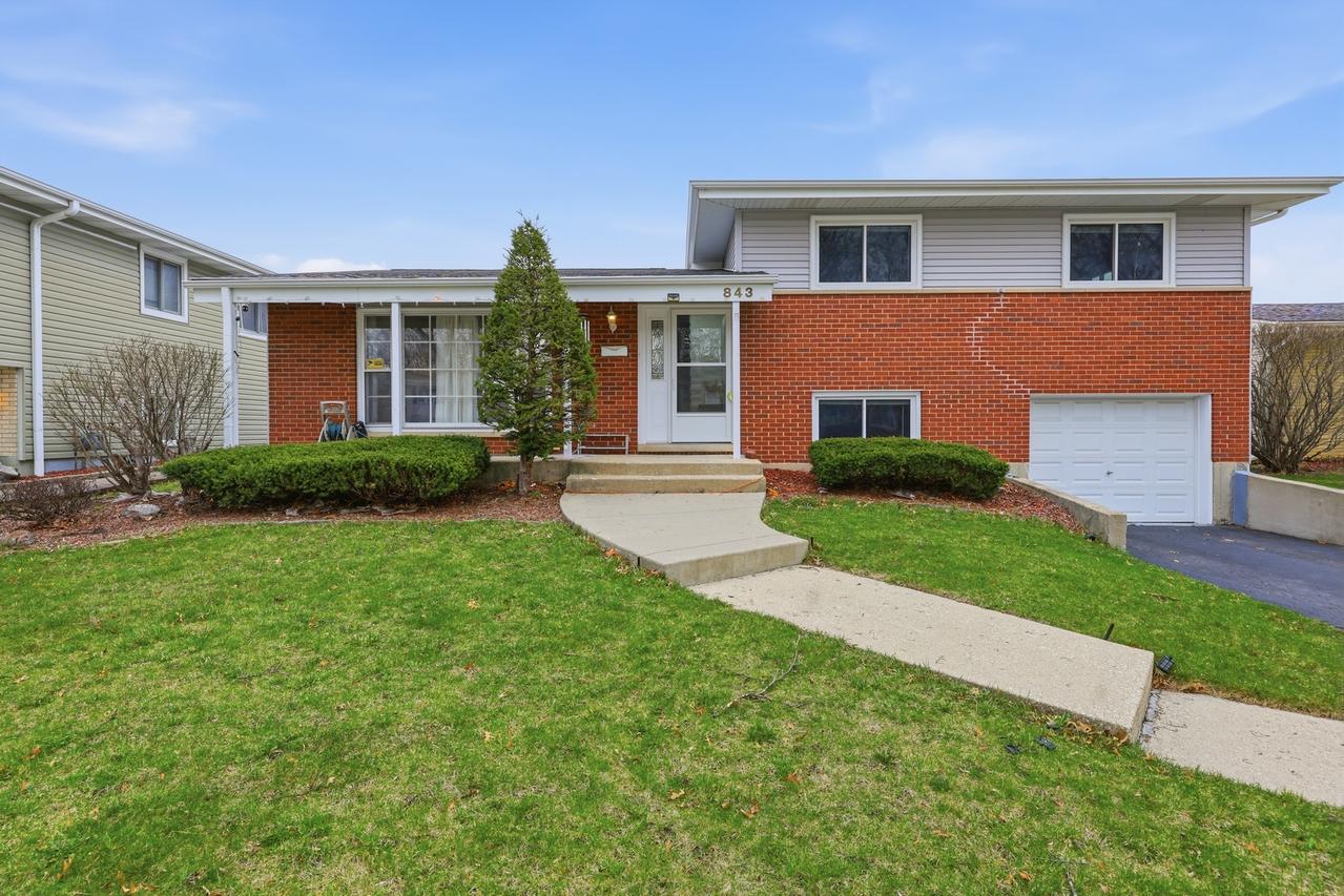 843 S School St., Lombard, IL 60148