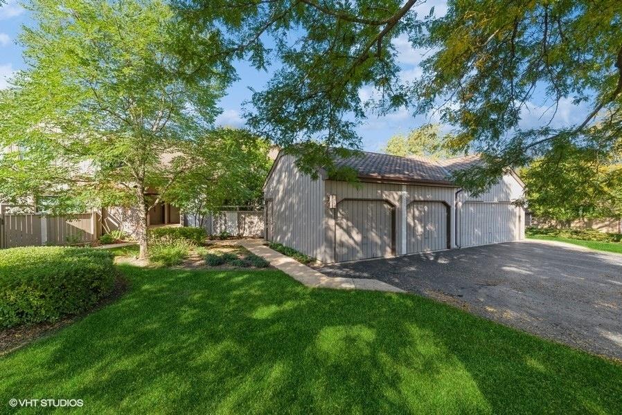 1290 Oak Hill Rd. #D, Lake Barrington, IL 60010