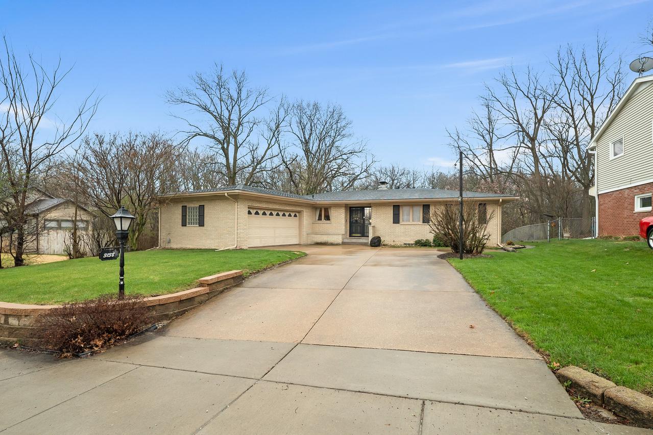 3138 12th Ave., Moline, IL 61265