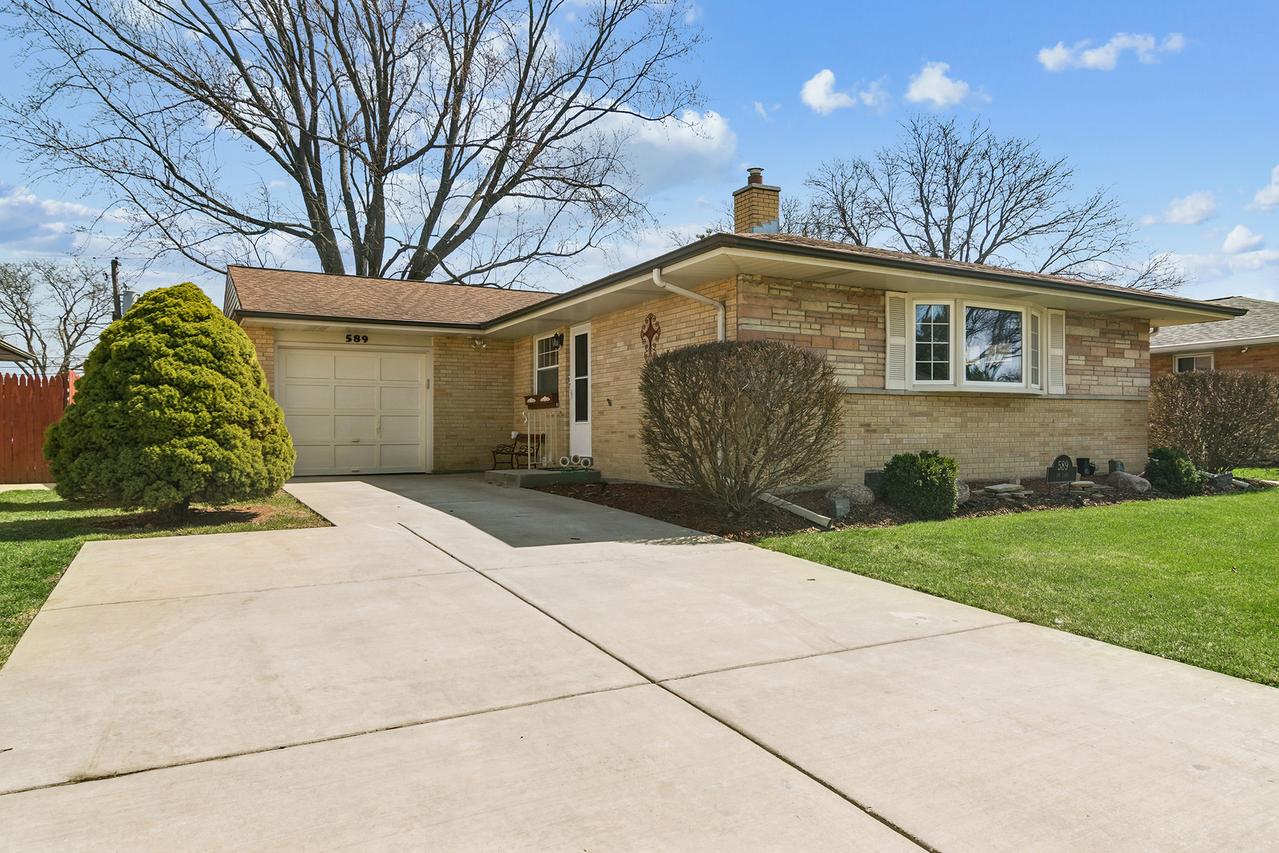 589 Jon Ln., Des Plaines, IL 60016