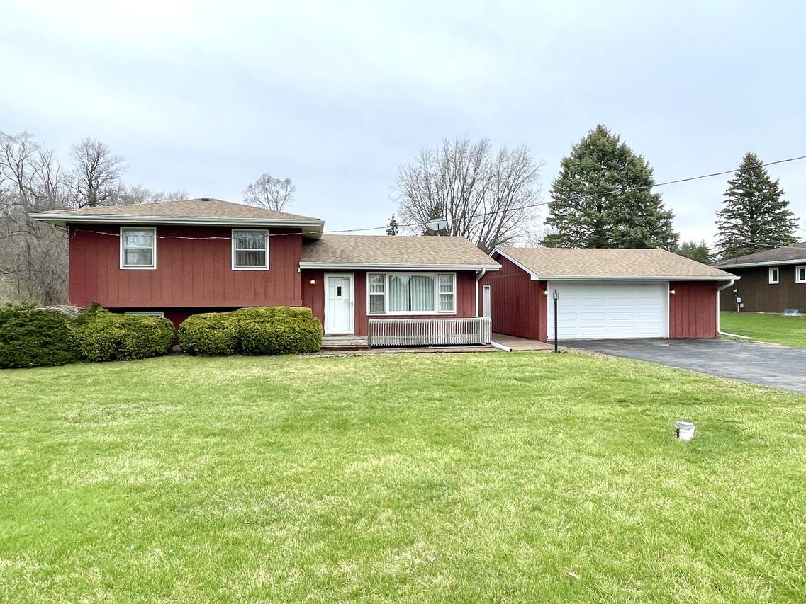 38w480 Mcdonald Rd., Elgin, IL 60124