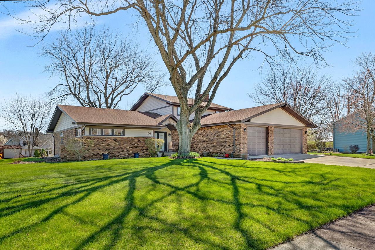 108 Deerpath Dr., Minooka, IL 60447
