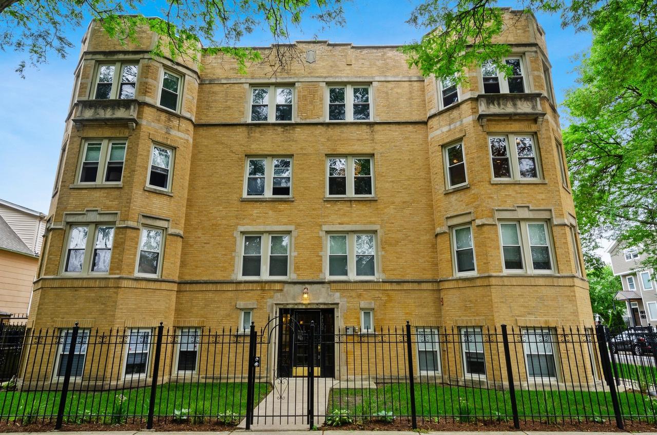 4105 N Lawndale Ave. #301, Chicago, IL 60618