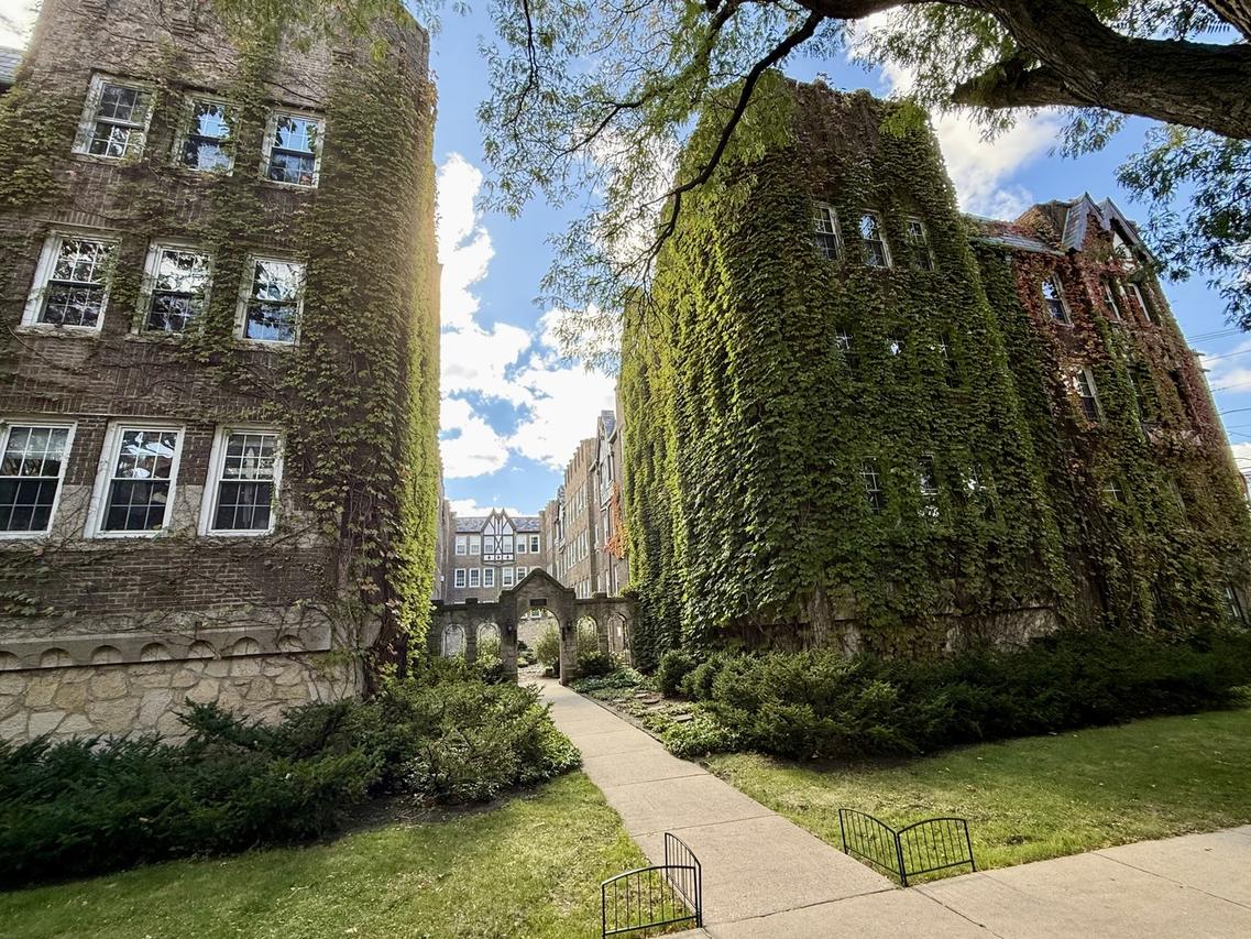 2333 W Farwell Ave. #2S, Chicago, IL 60645