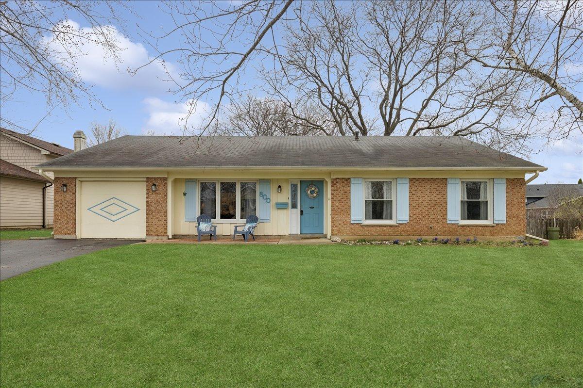 800 White Birch Ln., Lake Zurich, IL 60047