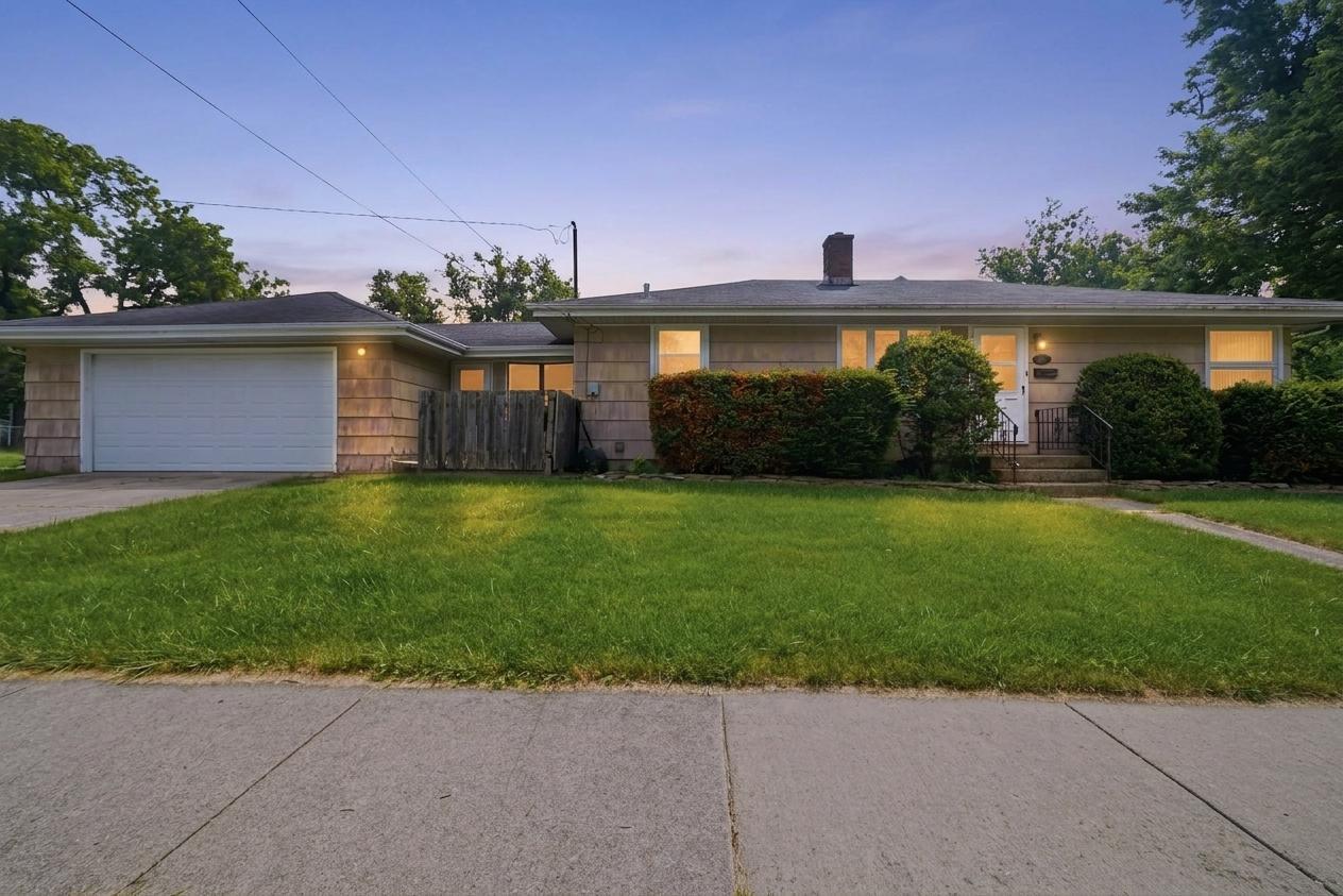 18001 Gladville Ave., Homewood, IL 60430