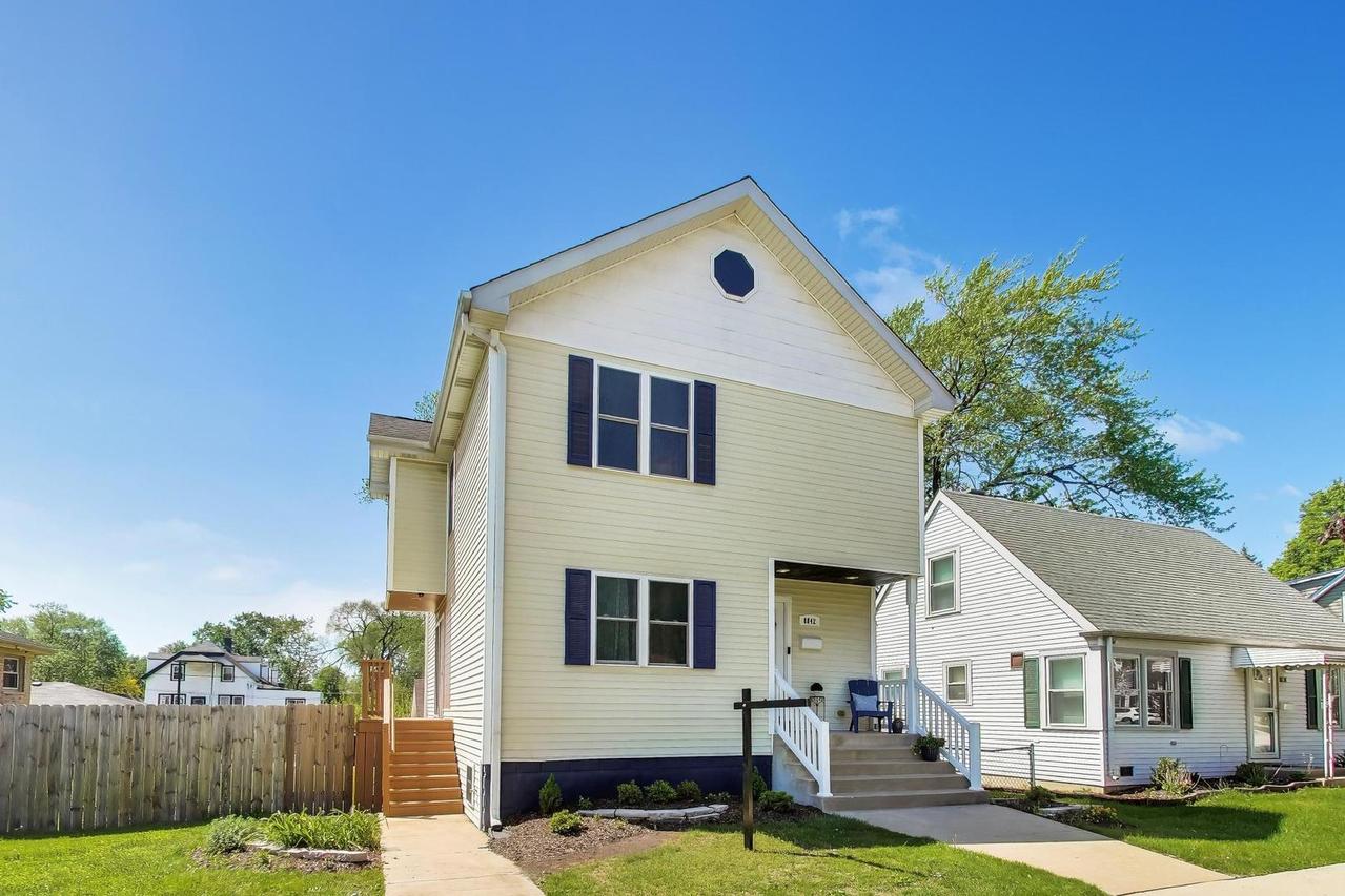 8842 S Talman Ave., Evergreen Park, IL 60805