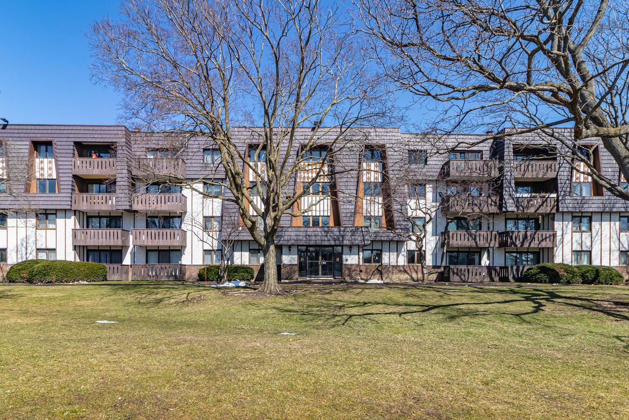 13200 W Heiden Cir. #2111, Lake Bluff, IL 60044